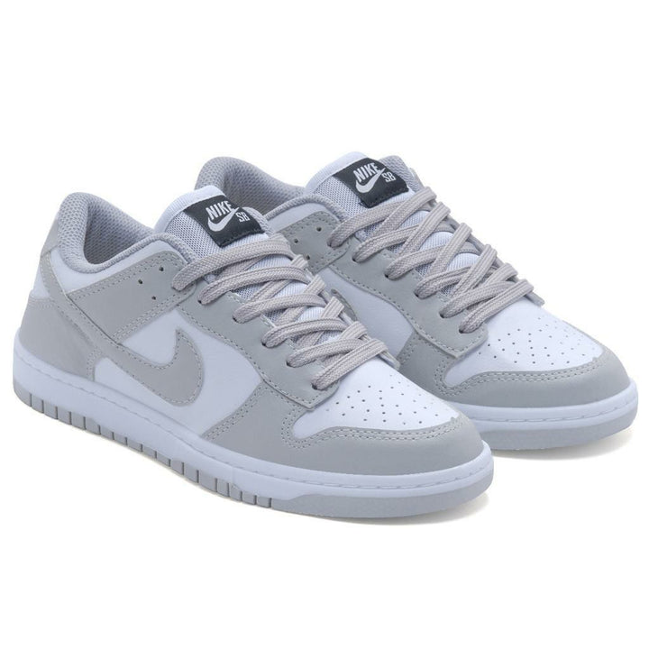 Tênis Sb Dunk Low Cinza / Branco