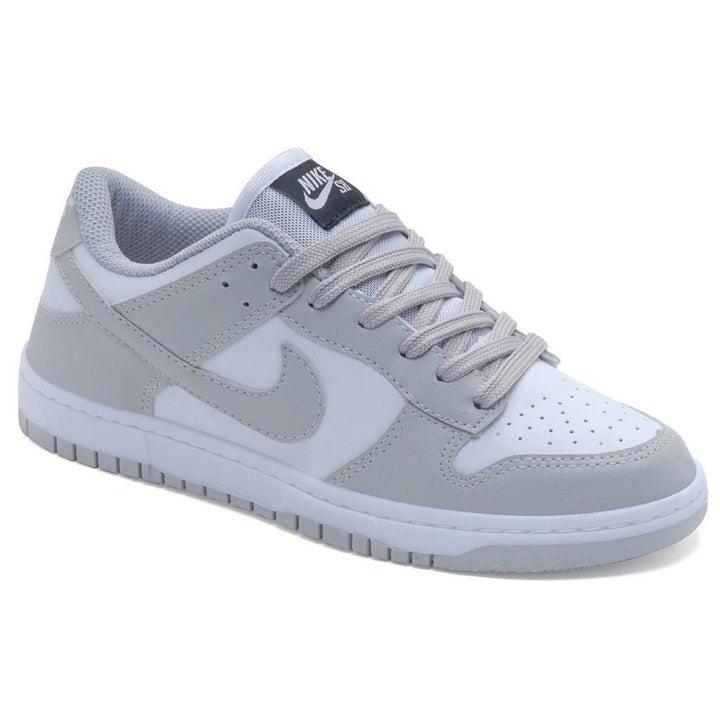 Tênis Sb Dunk Low Cinza / Branco